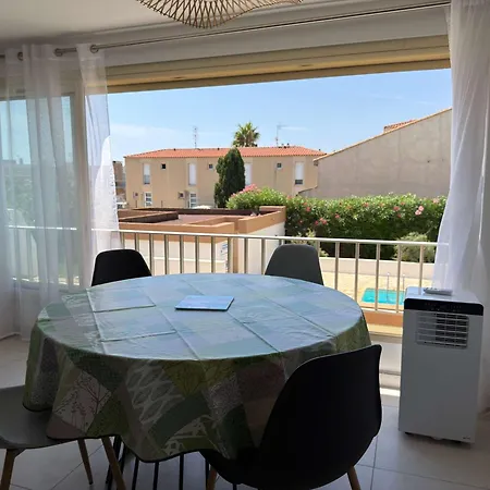 Charming Near The With Pool And Parking *